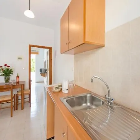 Yannis Apartment